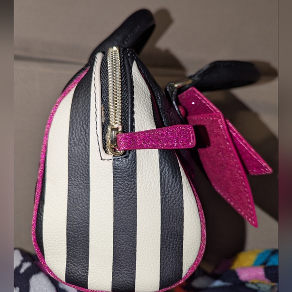 Betsey Johnson Black and Pink Bow Bag - Picture 5 of 7